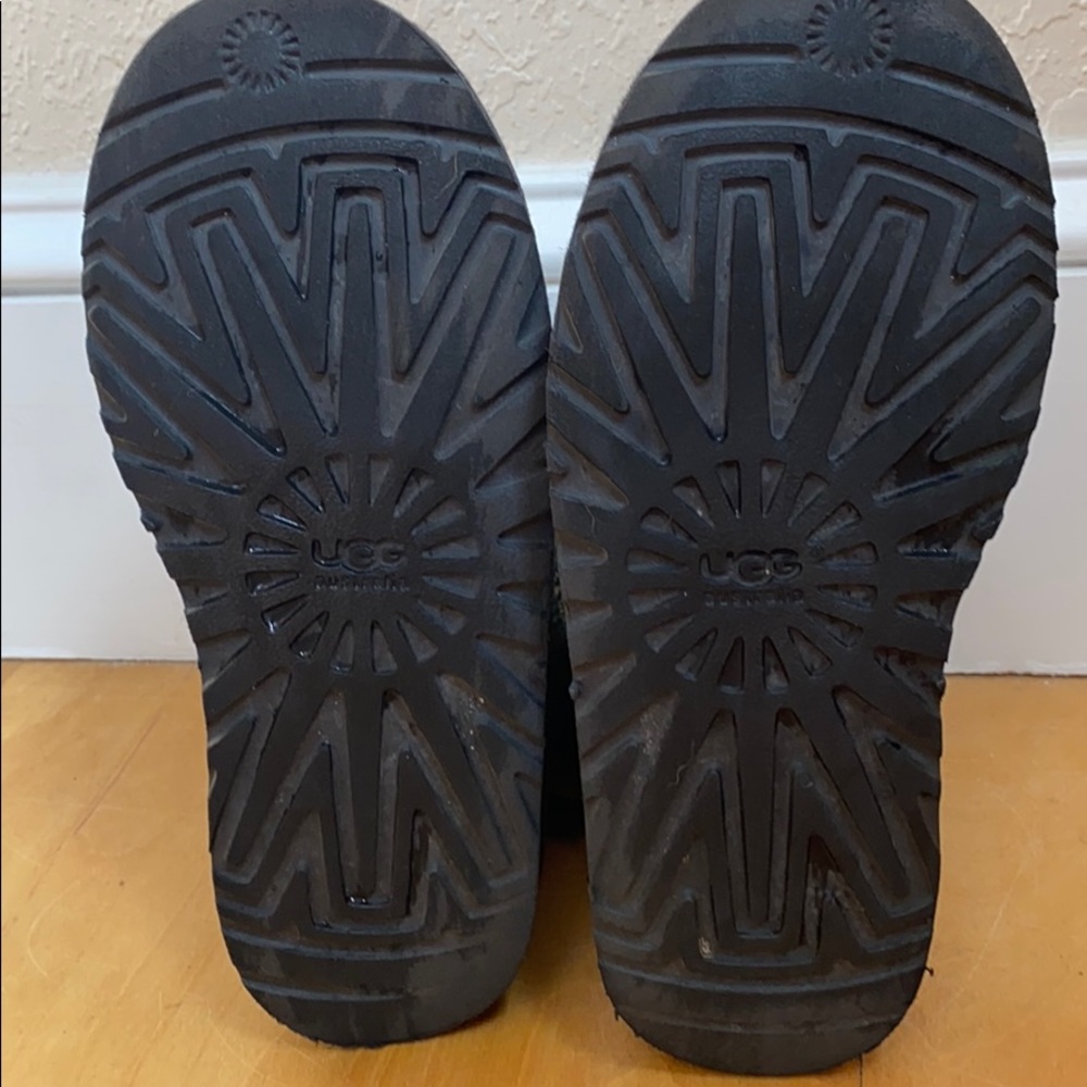 Kids Uggs Size 4